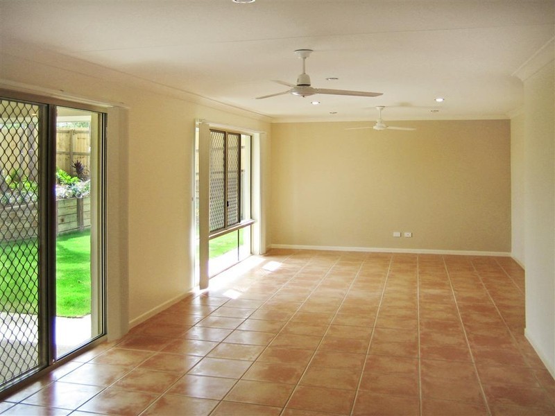 Seventeen Mile Rocks QLD 4073