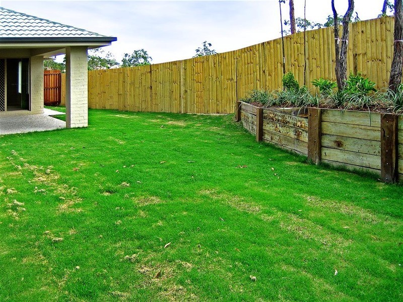 Seventeen Mile Rocks QLD 4073