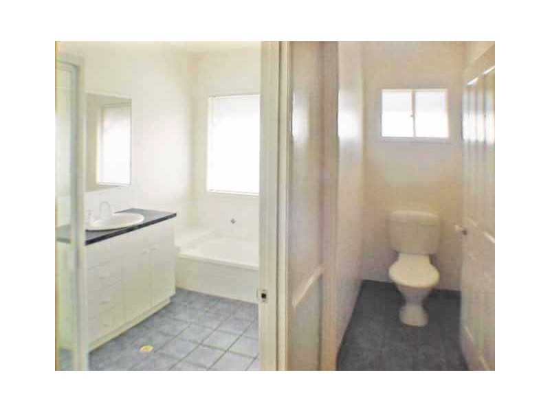 Eatons Hill QLD 4037