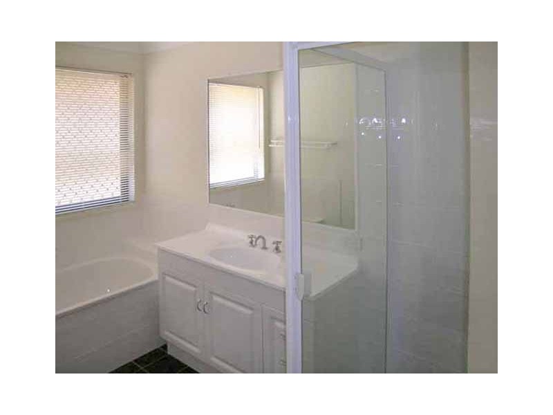 Eatons Hill QLD 4037