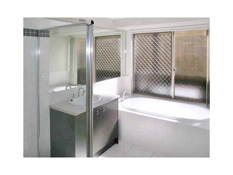 Eatons Hill QLD 4037