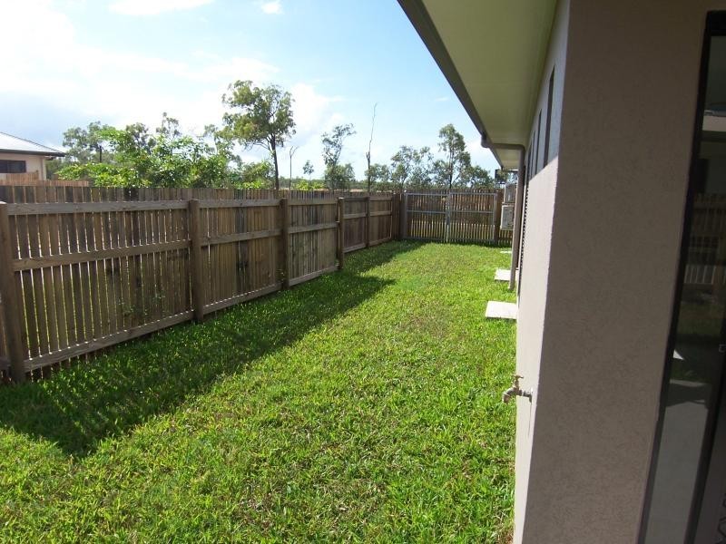 64 Mannikin, Bohle Plains QLD 4817