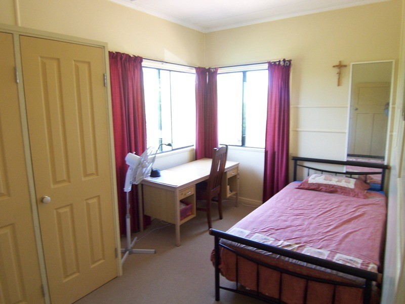 93 Robertson Street, Railway Estate QLD 4810