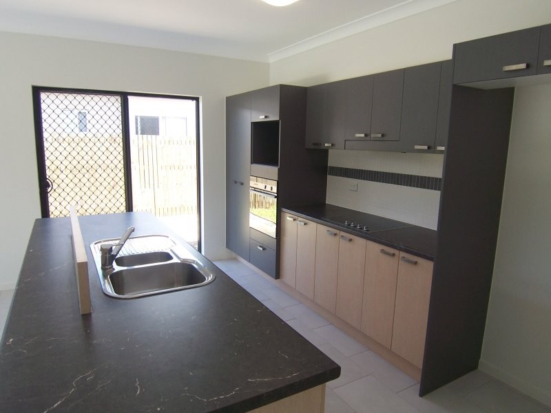 7 Riverstone Court, Mount Louisa QLD 4814