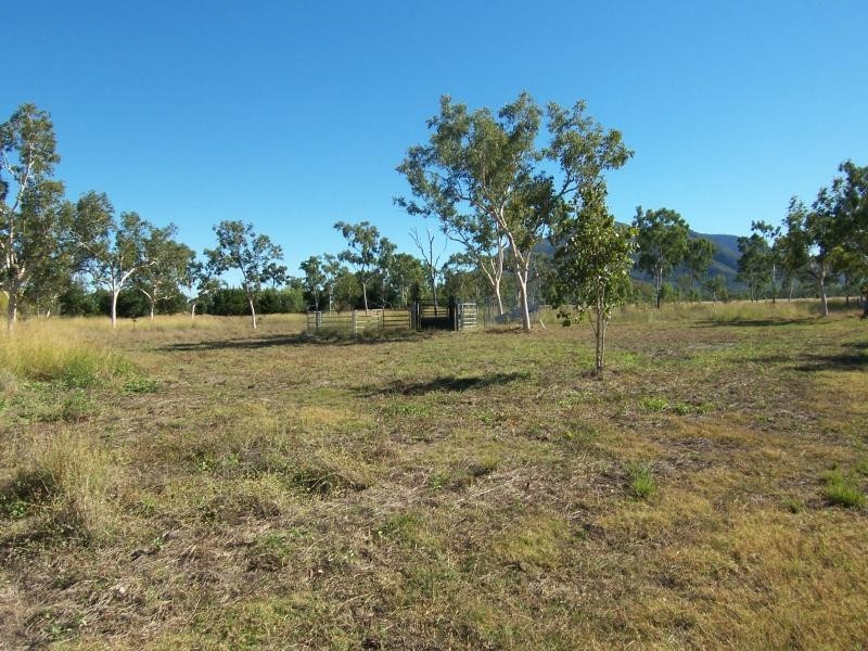 2434 Woodstock Giru Road, Majors Creek QLD 4816