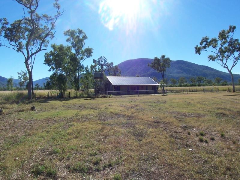 2434 Woodstock Giru Road, Majors Creek QLD 4816