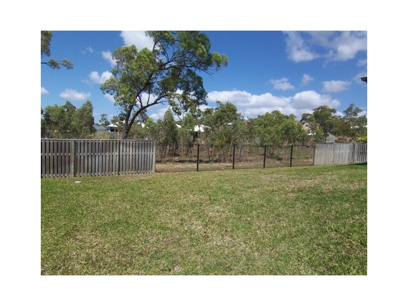 23 Minstrel Court, Bushland Beach QLD 4818