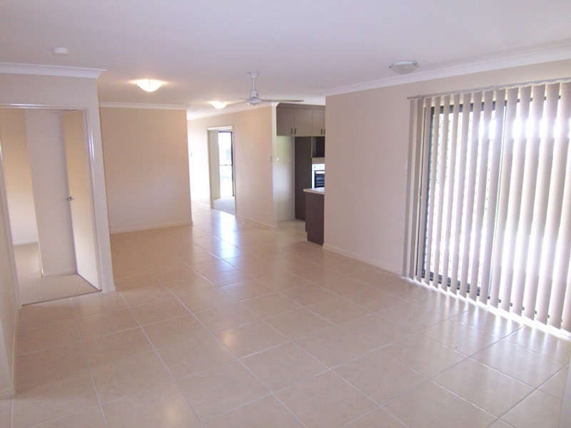 Bushland Beach QLD 4818