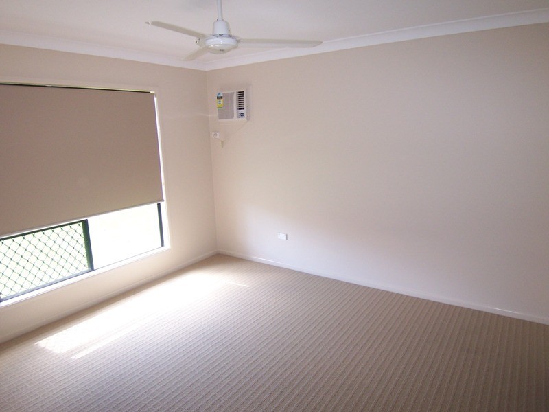 Bushland Beach QLD 4818