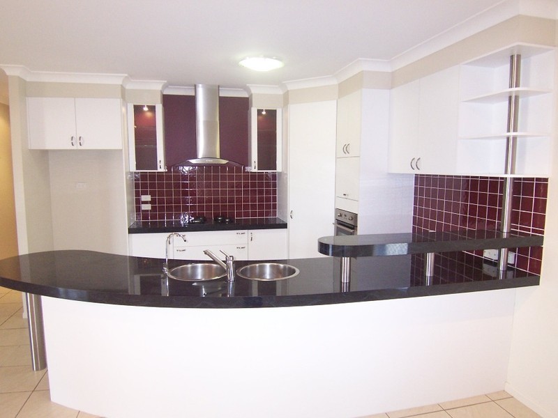 Bushland Beach QLD 4818