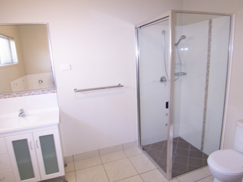 Bushland Beach QLD 4818