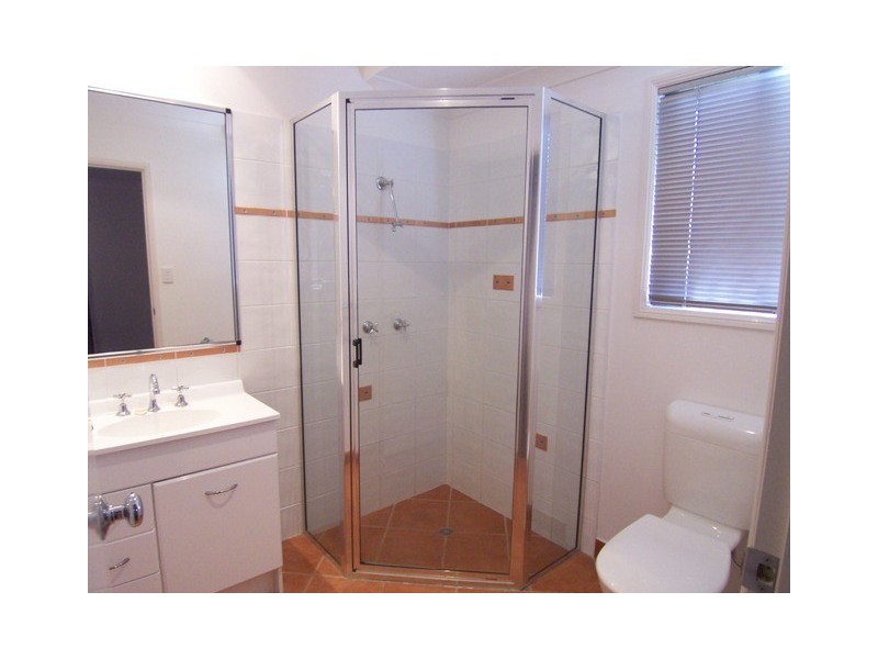 Bushland Beach QLD 4818