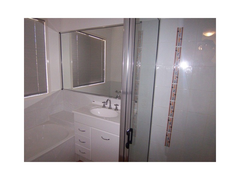 Bushland Beach QLD 4818