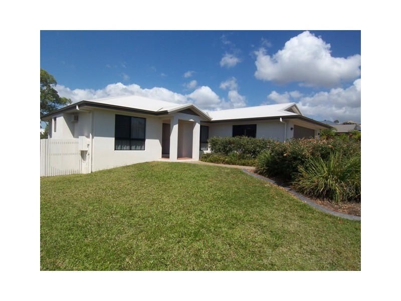 Bushland Beach QLD 4818