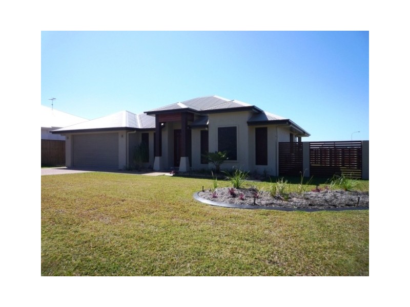 Bushland Beach QLD 4818