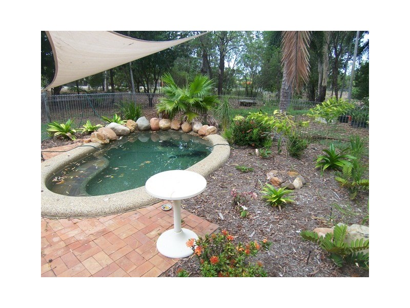 Bushland Beach QLD 4818