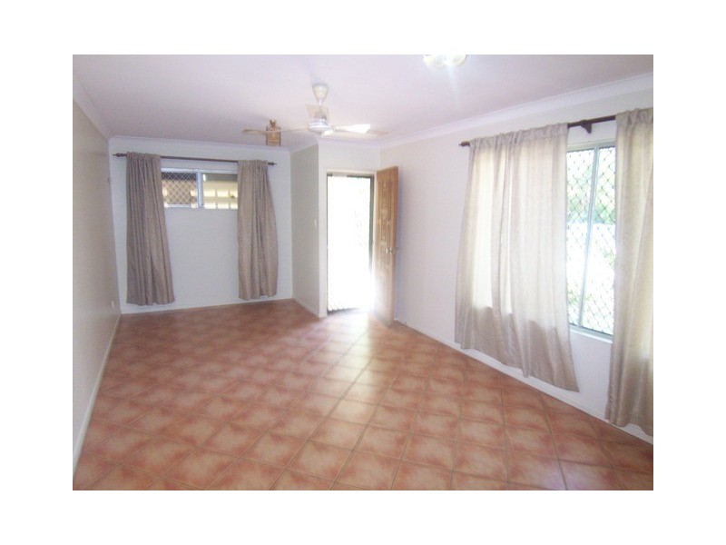 Bushland Beach QLD 4818