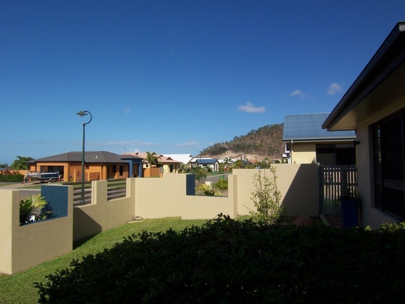 Mount Louisa QLD 4814