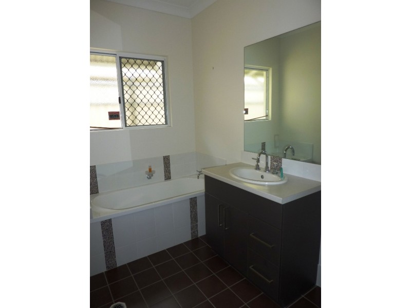 Railway Estate QLD 4810