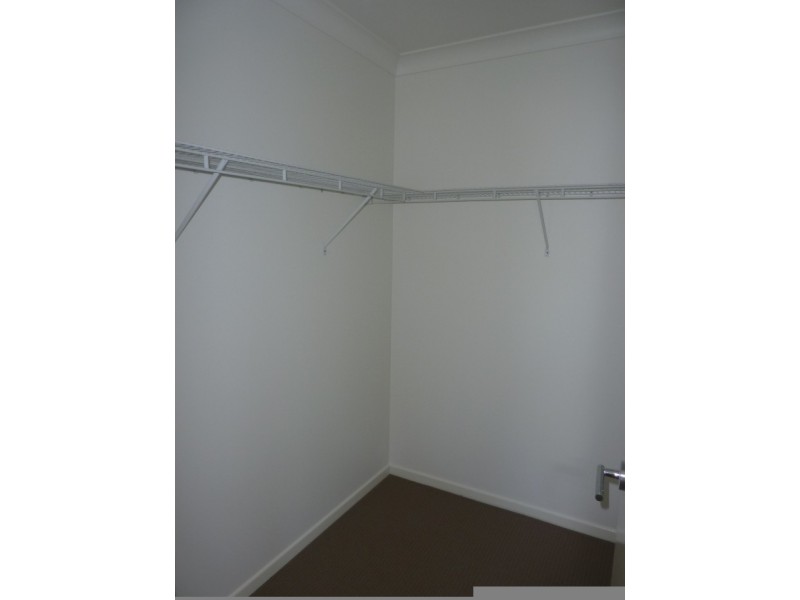 Bushland Beach QLD 4818