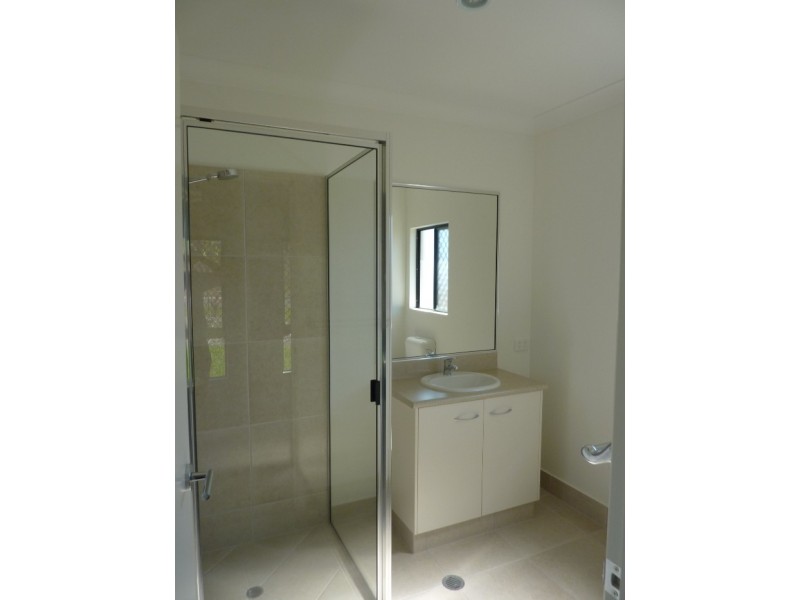 Bushland Beach QLD 4818