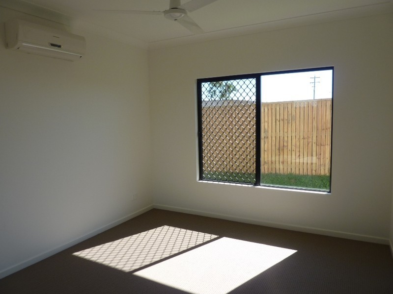 Bushland Beach QLD 4818