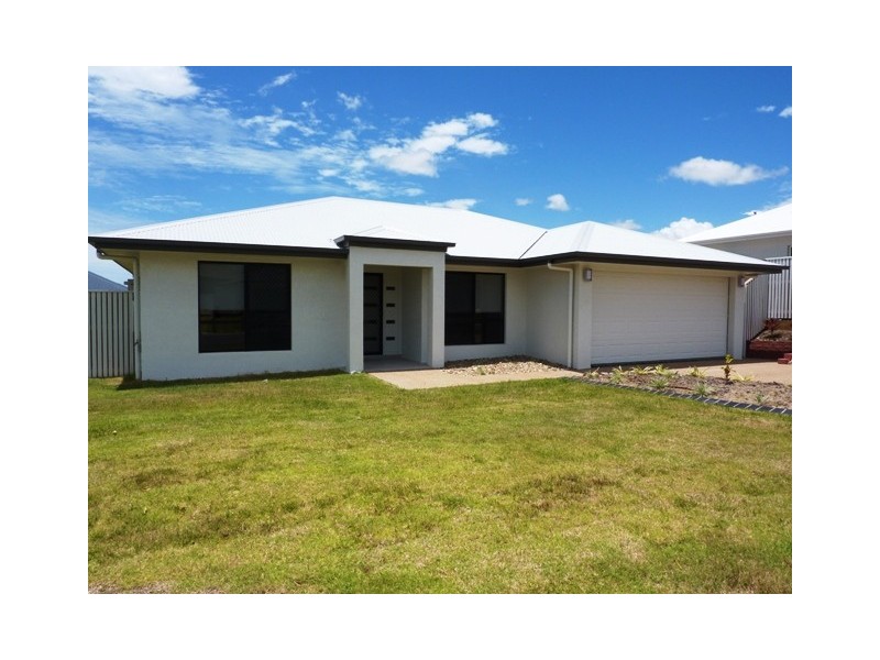 Bushland Beach QLD 4818