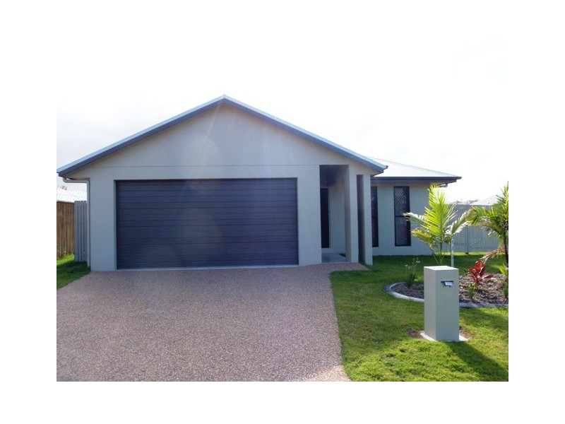 Bushland Beach QLD 4818