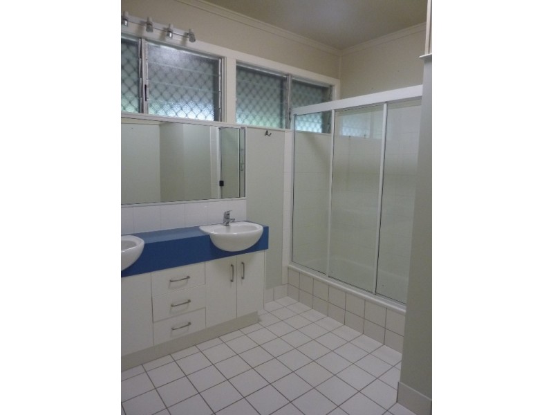 117 Eleventh Avenue, Railway Estate QLD 4810