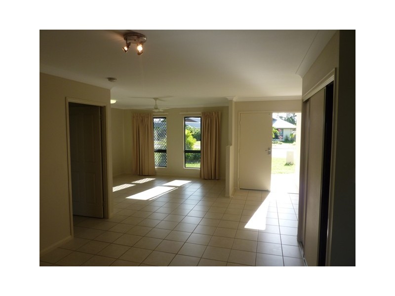 Bushland Beach QLD 4818