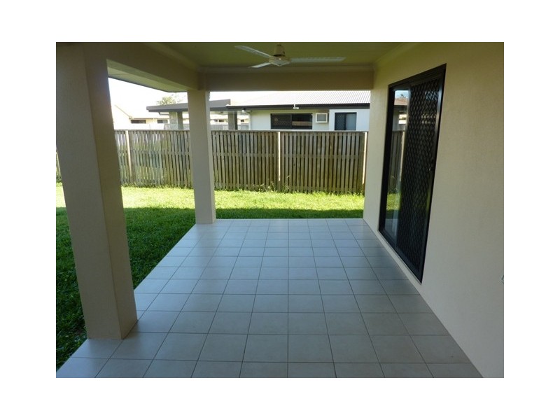 Bushland Beach QLD 4818