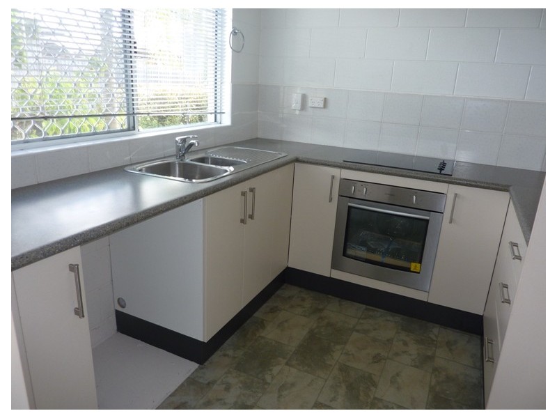 6/36 Henry Street, West End QLD 4810