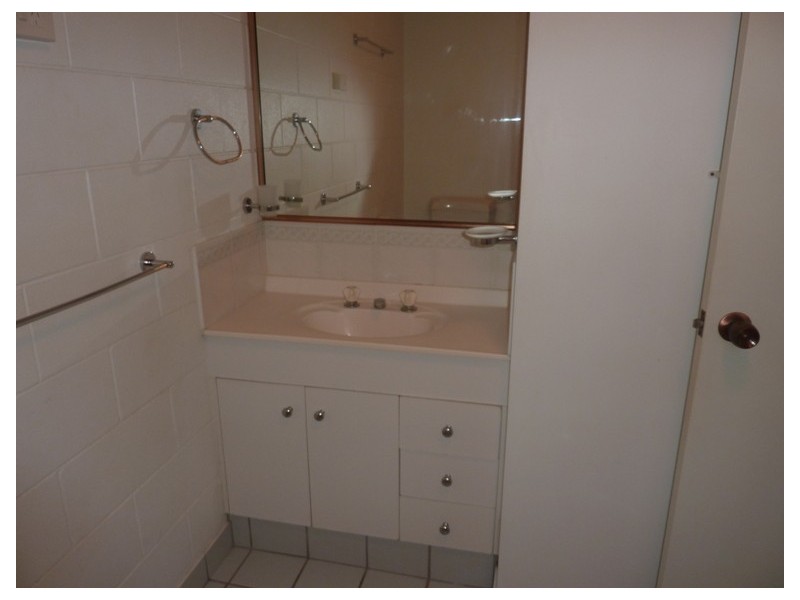 6/36 Henry Street, West End QLD 4810