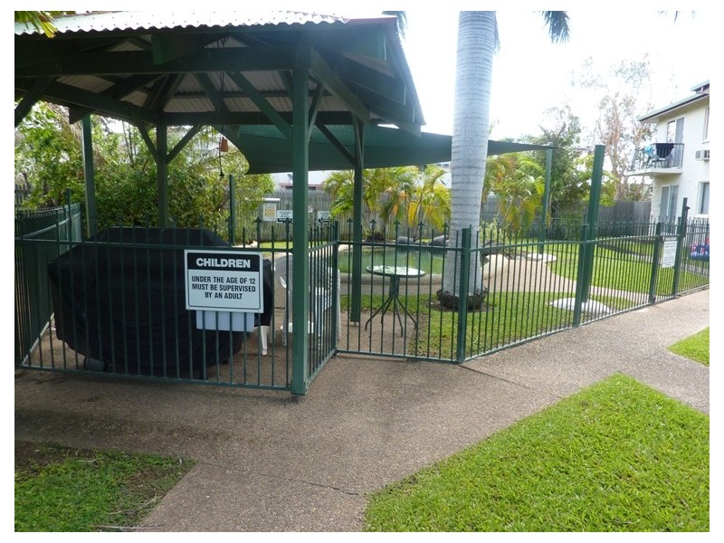 6/36 Henry Street, West End QLD 4810