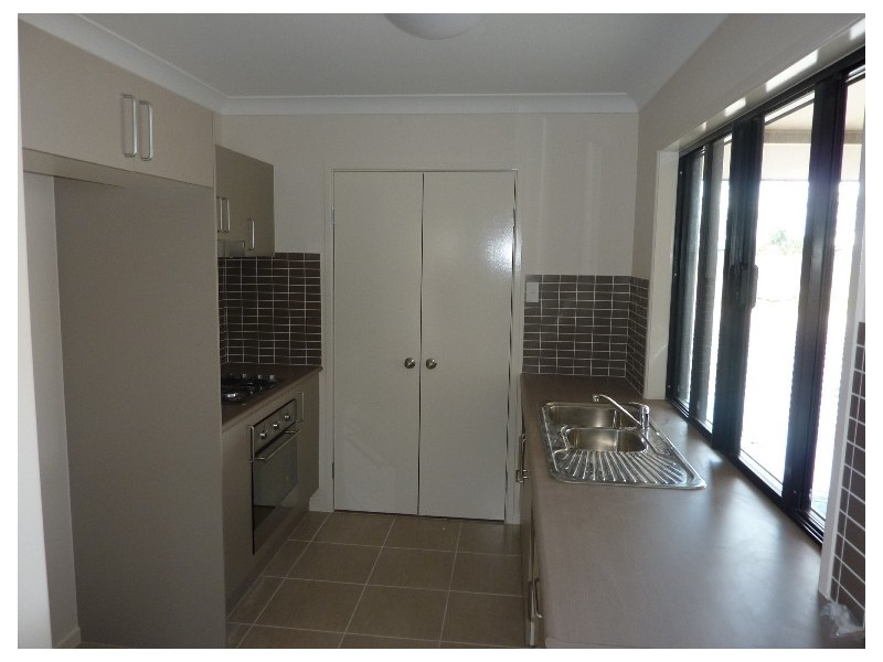 2 Apple Gum Avenue, Mount Low QLD 4818