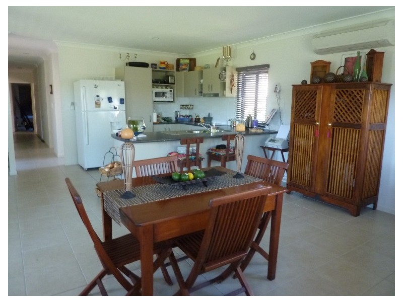 Bushland Beach QLD 4818