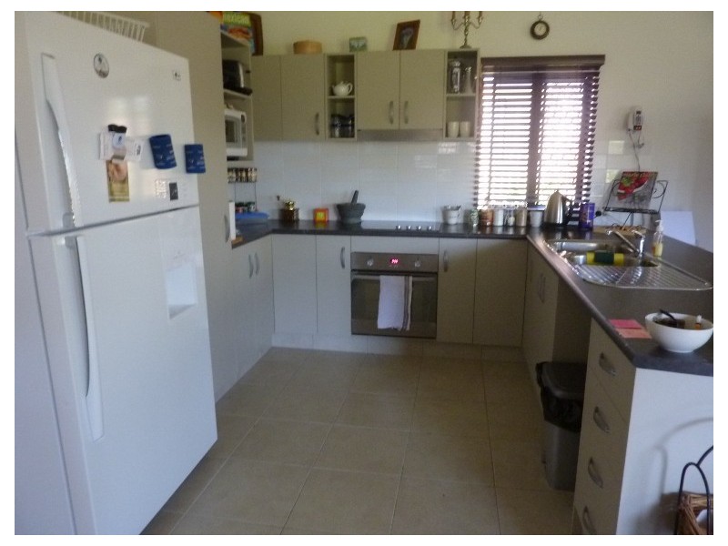 Bushland Beach QLD 4818