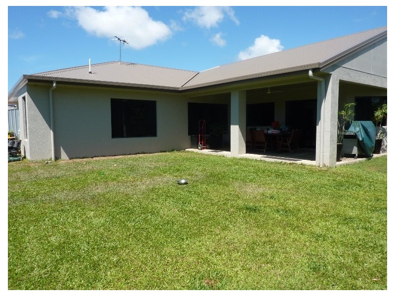 Bushland Beach QLD 4818