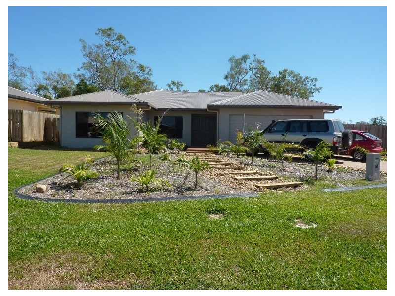 Bushland Beach QLD 4818