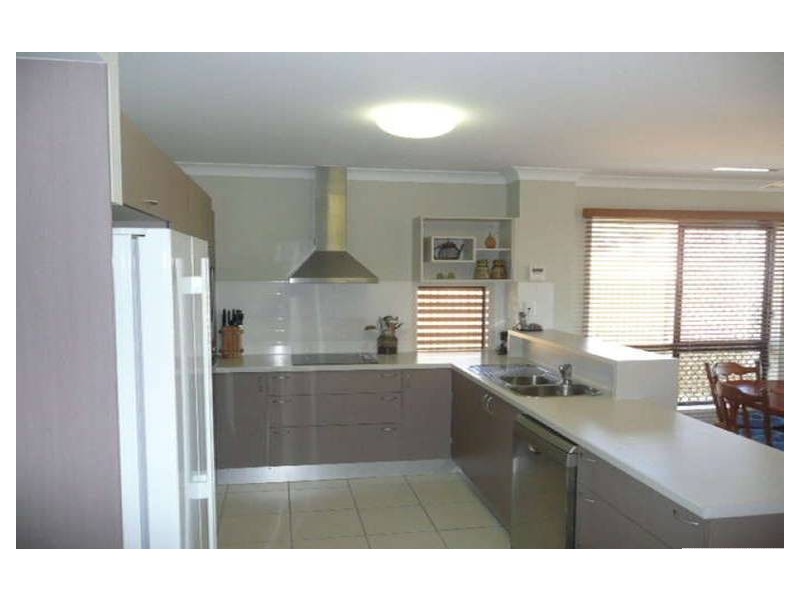 Bushland Beach QLD 4818