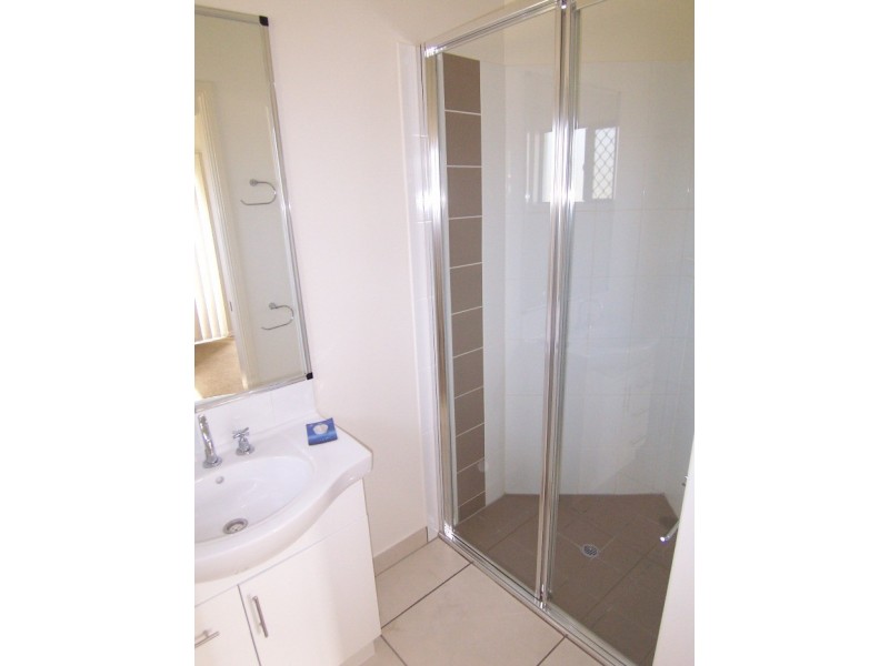 Bushland Beach QLD 4818