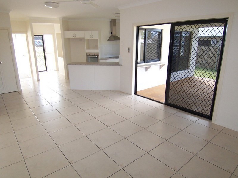 Bushland Beach QLD 4818