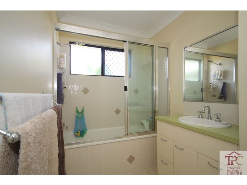 18 Chaimberlane Place, Kirwan QLD 4817