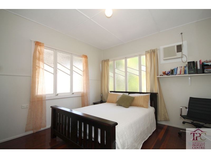 112 Twelfth Avenue, Railway Estate QLD 4810