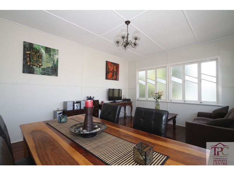 112 Twelfth Avenue, Railway Estate QLD 4810