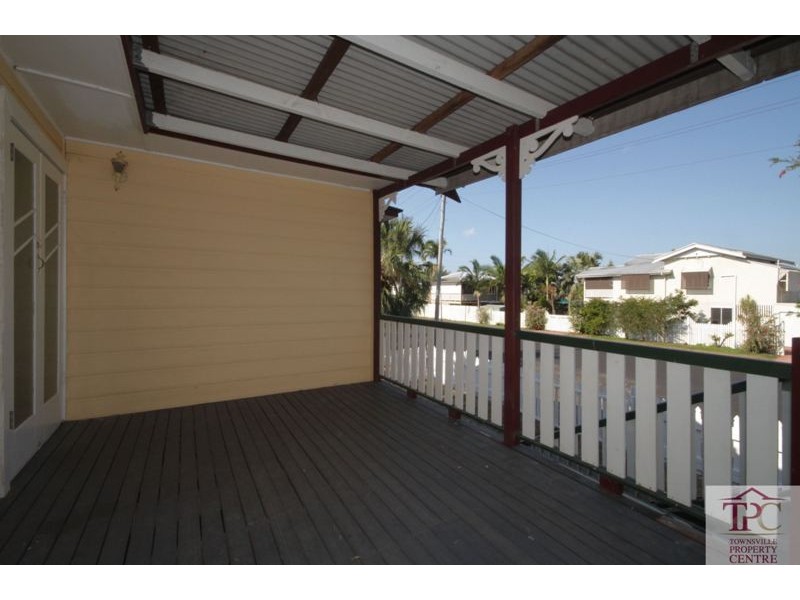 112 Twelfth Avenue, Railway Estate QLD 4810