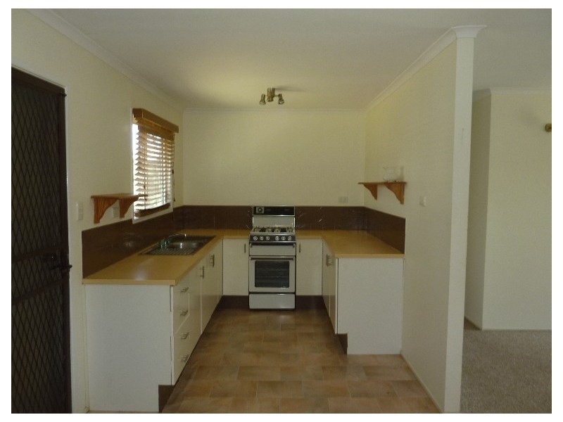 33 Ruby Round, Kelso QLD 4815