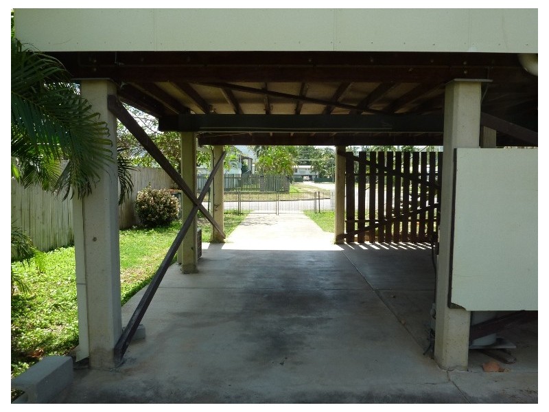 33 Ruby Round, Kelso QLD 4815