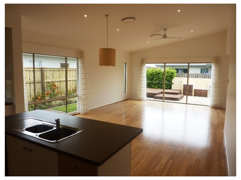 32 Dunlop Street, Kelso QLD 4815