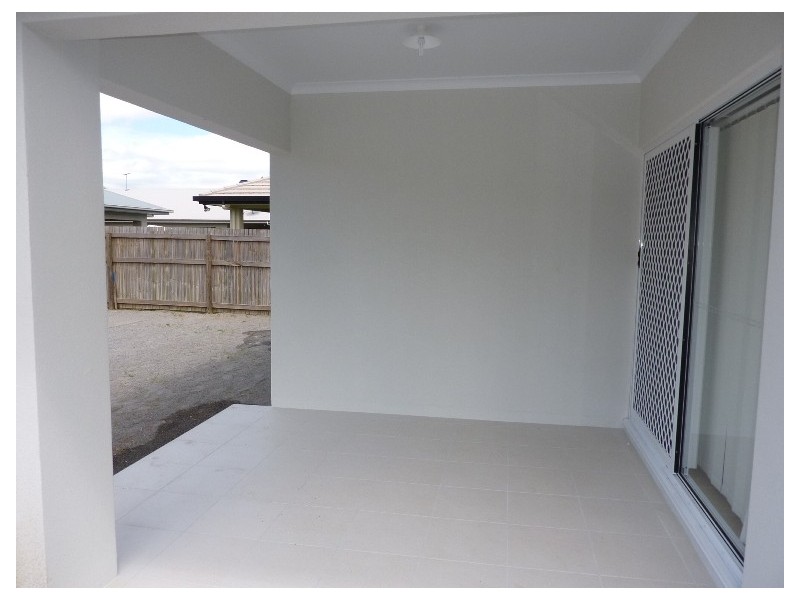 8 Dunlop Street, Kelso QLD 4815